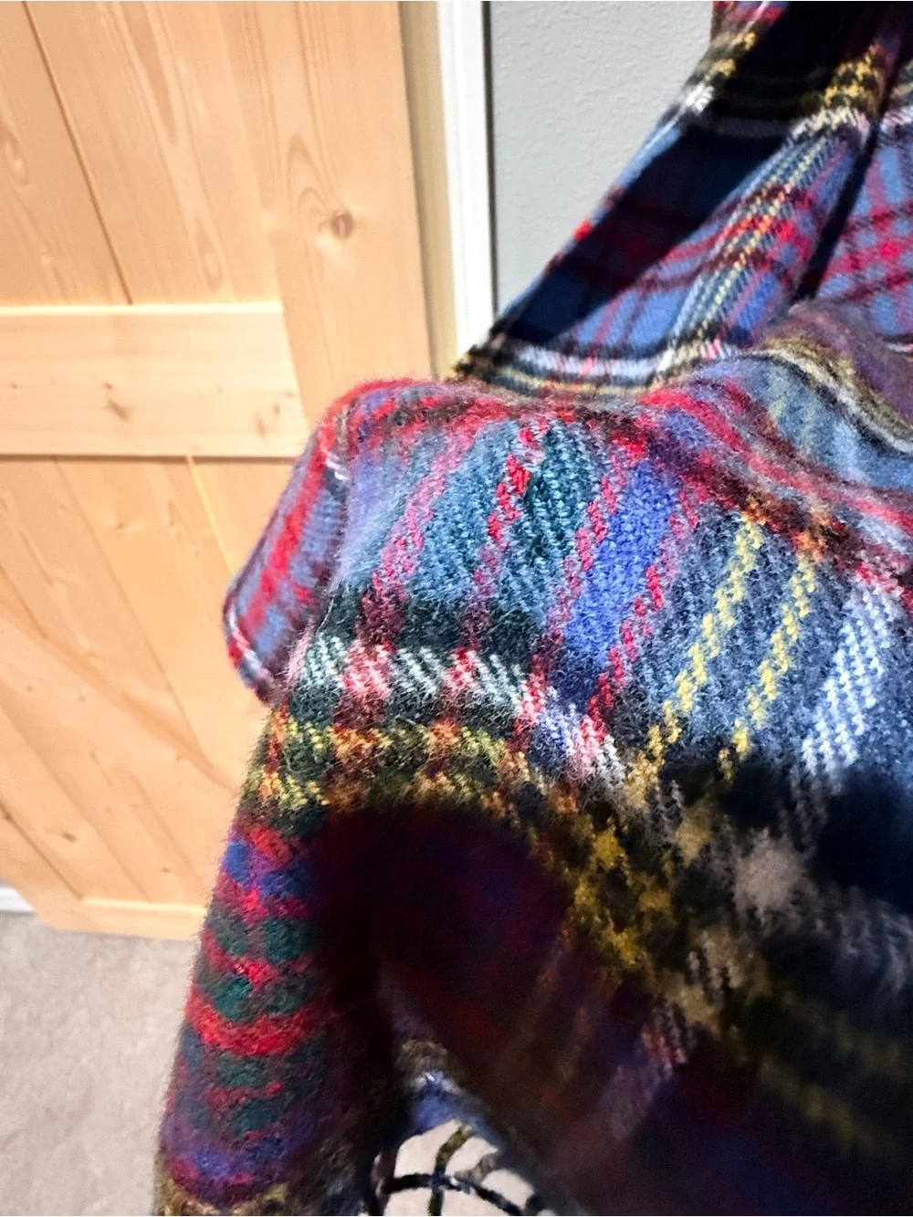 James Pringle Weavers Lambswool Scarf Made in Scotland Plaid Tartan Blue Purple